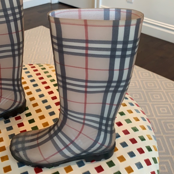Burberry rain boots - Picture 4 of 6
